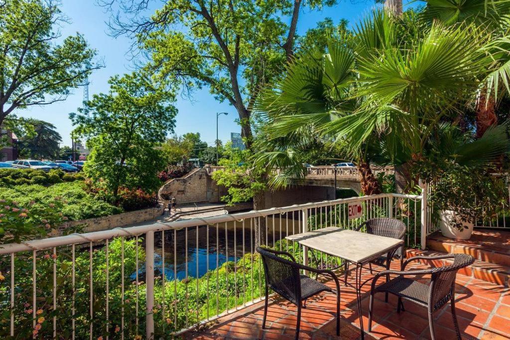 El Tropicano Riverwalk San Antonio Exterior photo